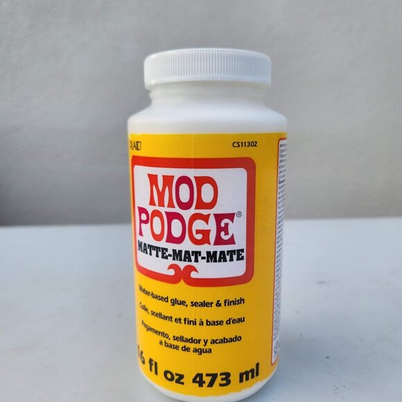 Mod Podge 16 oz Matte Sealer Glue & Finish Craft Supplies for Wood, Paper, Fabri - Picture 2 of 6